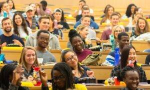 🎓 How to Make Money in China Legally as a Student